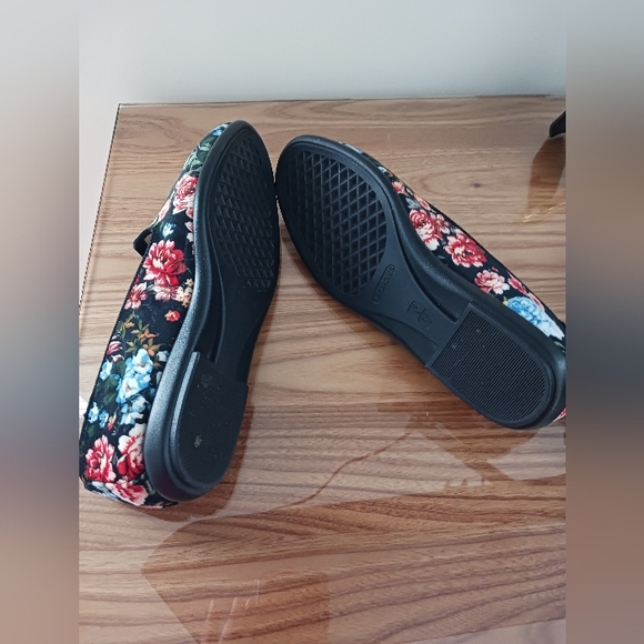 Aerosols stitch and turn shoes - Picture 3 of 5